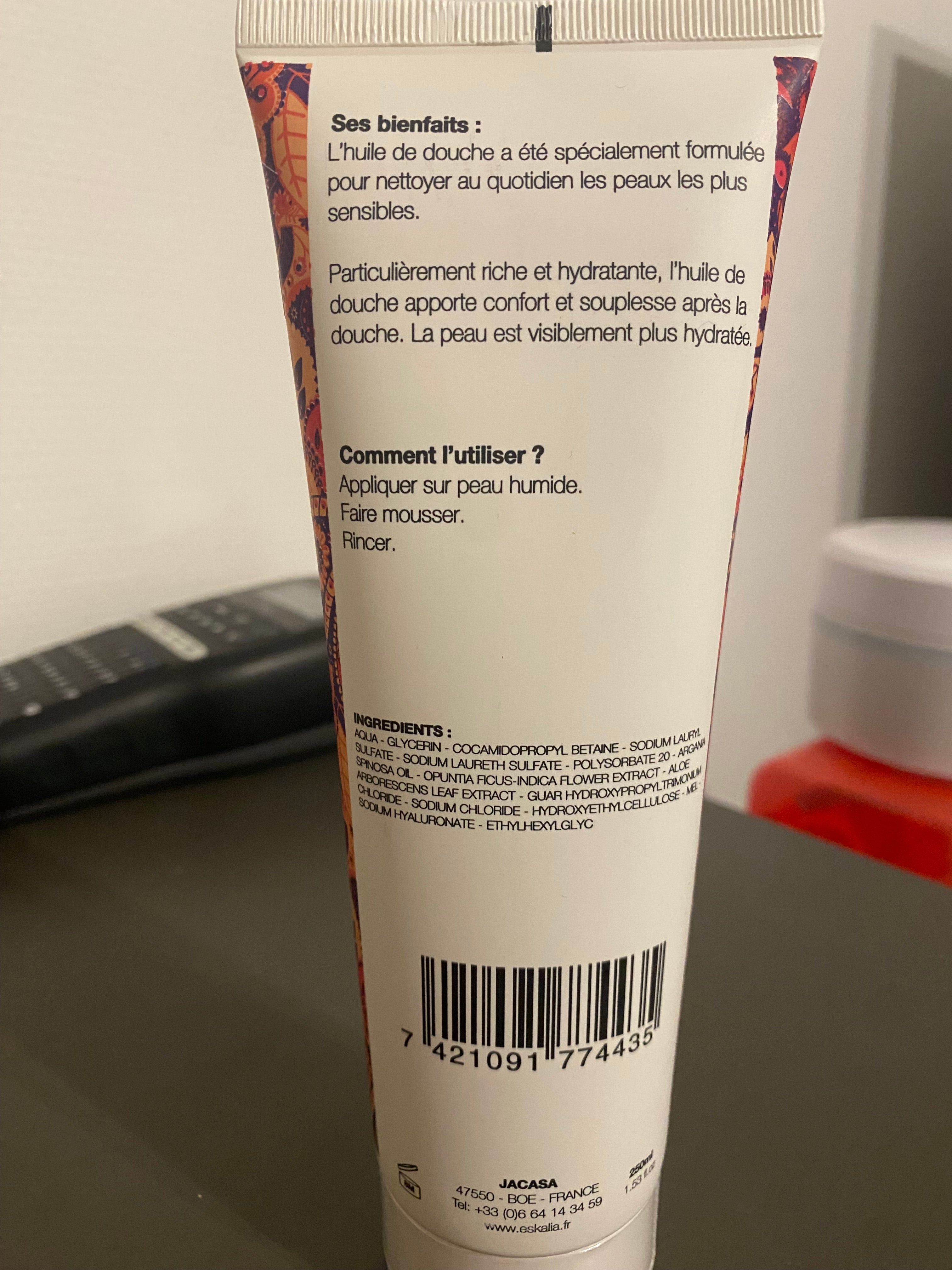 Huile de douche, Eskalia